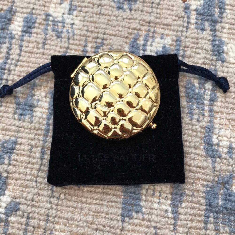 NWOT Estée Lauder Golden Alligator Slim Compact